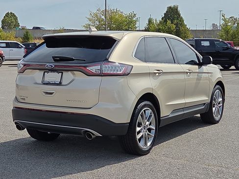 Used 2018 Ford Edge Titanium w/ Technology Package FWD image 5
