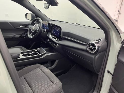 Used 2025 Chevrolet Equinox LT AWD/4WD image 30