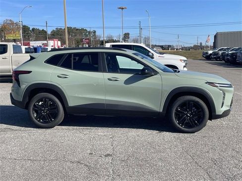 New 2026 Chevrolet Trax ACTIV image 2