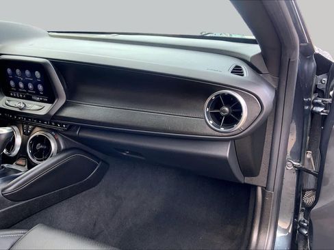 Used 2022 Chevrolet Camaro LT RWD image 17