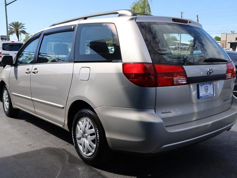 Used 2004 Toyota Sienna CE image 3