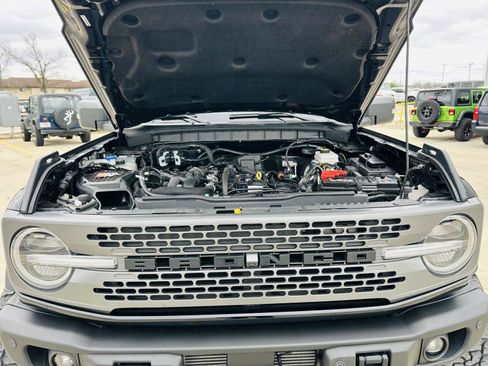 Used 2023 Ford Bronco Badlands image 41