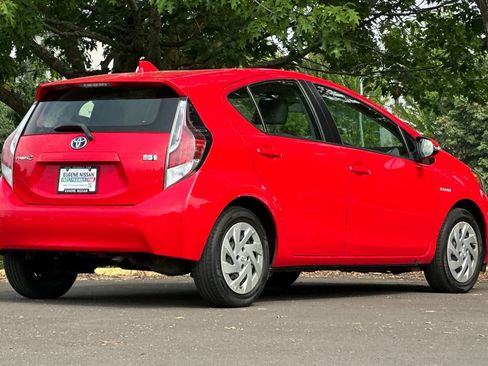 Used 2016 Toyota Prius C Two FWD image 2