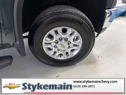 Used 2025 Chevrolet Silverado 2500 LT w/ Convenience Package image 43