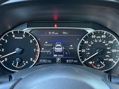 Used 2025 Nissan Altima 2.5 SV FWD image 24
