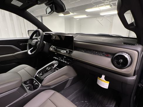 New 2025 Chevrolet Colorado ZR2 w/ Technology Package image 64