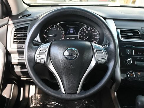 Used 2014 Nissan Altima 2.5 S FWD image 13