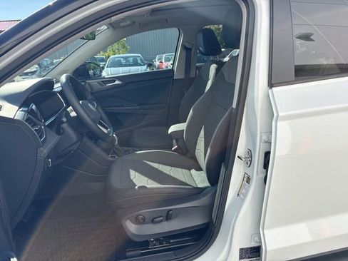 New 2025 Volkswagen Taos SE image 15