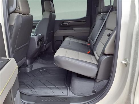 New 2026 Chevrolet Silverado 1500 ZR2 image 25