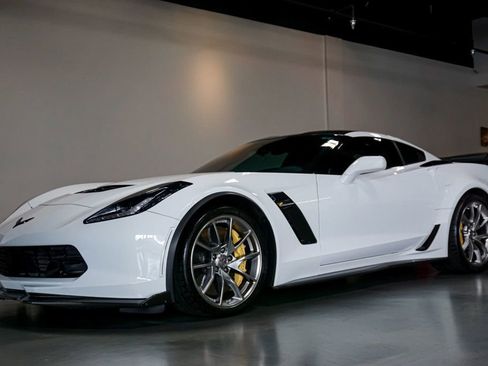 Used 2019 Chevrolet Corvette Z06 image 3