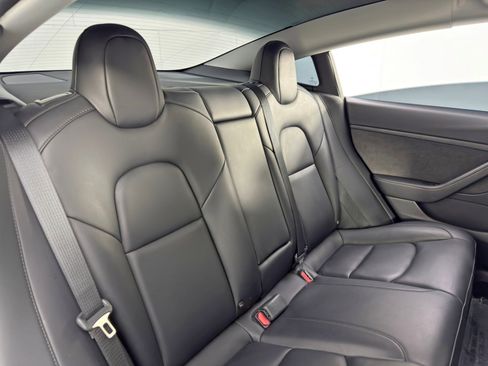 Used 2022 Tesla Model 3 Standard Range image 38