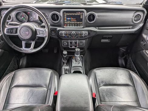 Used 2022 Jeep Wrangler Unlimited Sahara w/ Cold Weather Group AWD/4WD image 13