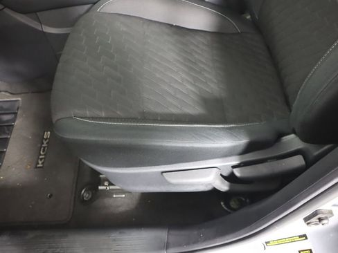 Certified 2022 Nissan Kicks SV image 18