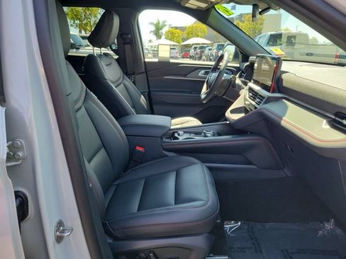 Used 2026 Ford Explorer ST-Line w/ ST-Line Street Pack RWD image 15
