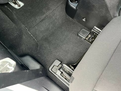 Used 2015 Jeep Wrangler Sport AWD/4WD image 35