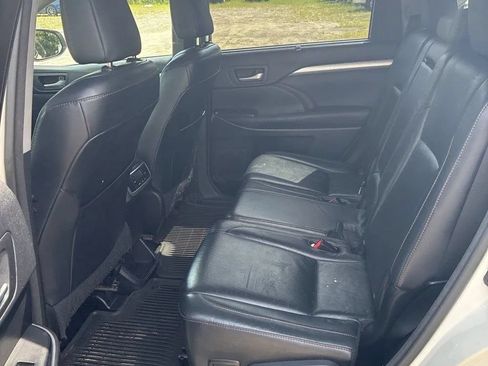 Used 2015 Toyota Highlander XLE AWD/4WD image 15