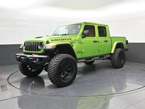Used 2025 Jeep Gladiator Mojave AWD/4WD image 4