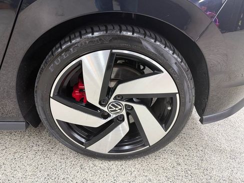 Used 2022 Volkswagen GTI SE image 37