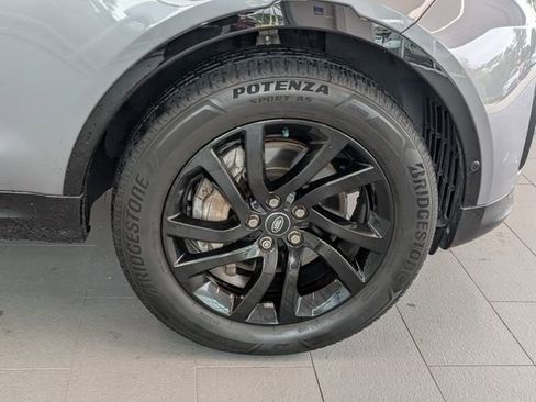 Used 2020 Land Rover Discovery Landmark image 16