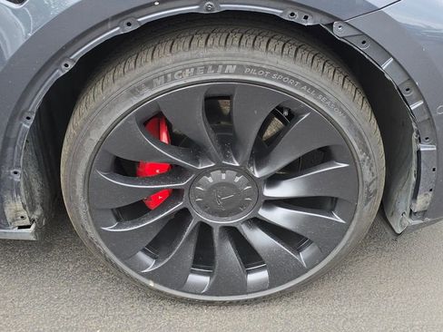 Used 2022 Tesla Model Y Performance AWD/4WD image 9