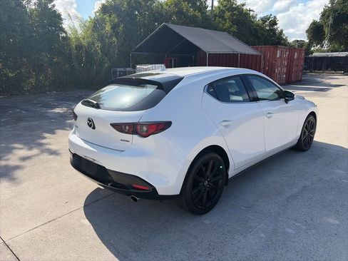 Used 2024 MAZDA MAZDA3 s FWD image 3