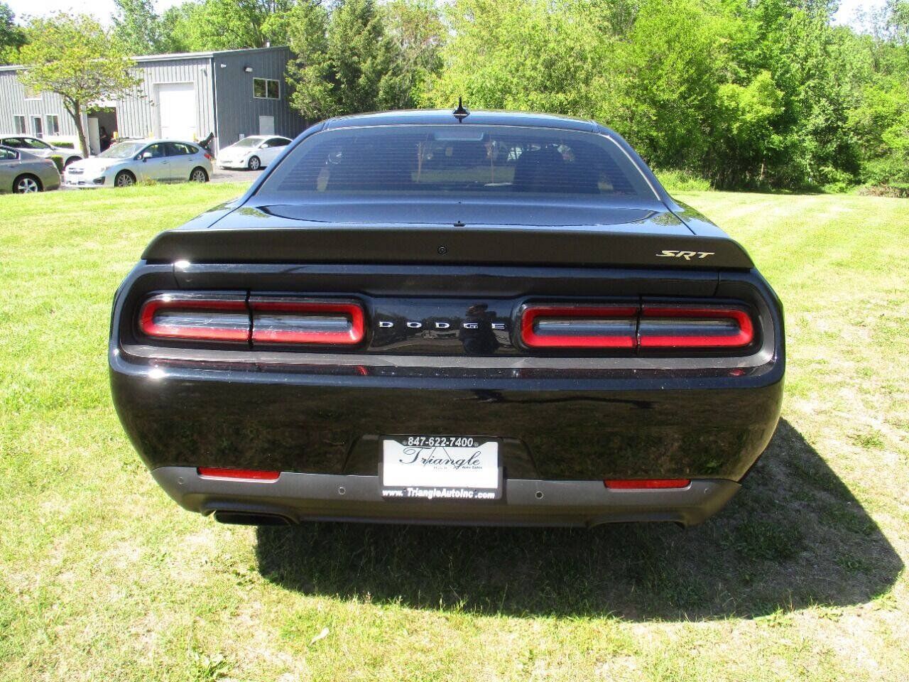 Used 2016 Dodge Challenger SRT Hellcat RWD image 6