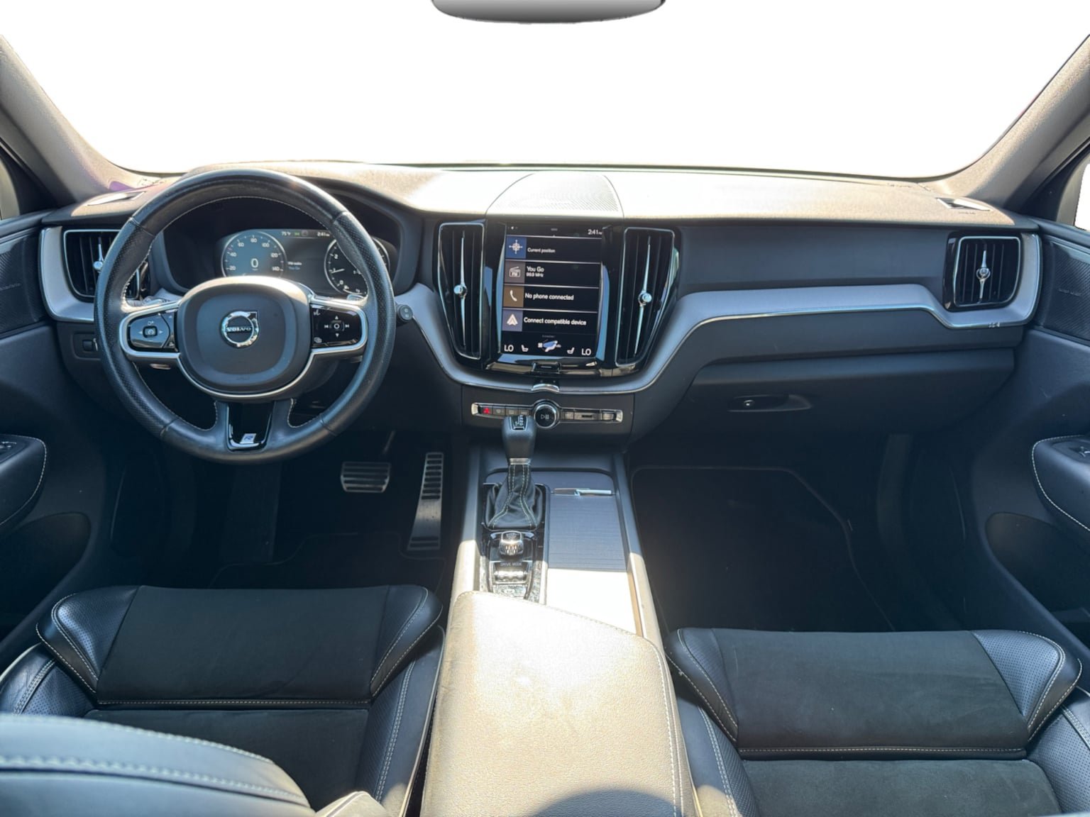 Used 2019 Volvo XC60 T5 R-Design w/ Protection Package Premier FWD image 12