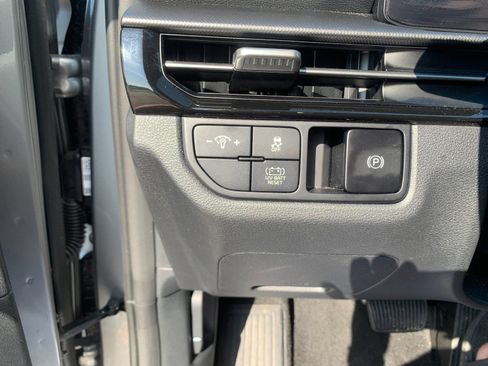 Used 2026 Kia Sportage LX FWD image 33