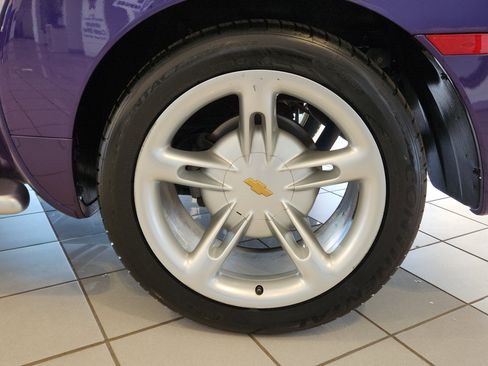 Used 2004 Chevrolet SSR w/ Preferred Equipment Group image 18