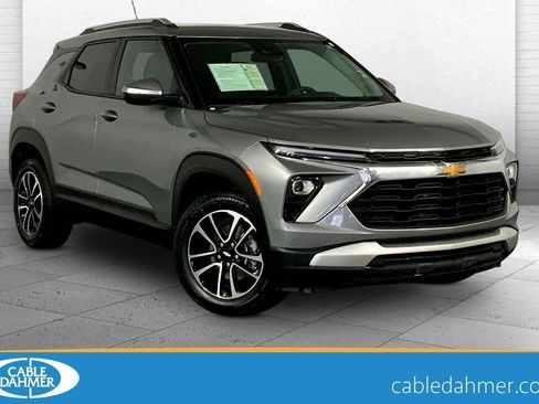 Used 2025 Chevrolet TrailBlazer LT AWD/4WD image 1