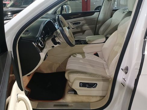 Used 2020 Bentley Bentayga AWD/4WD image 14