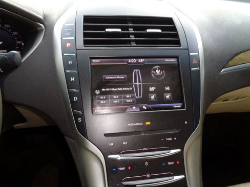 Used 2014 Lincoln MKZ w/ Equipment Group 101A Select image 21