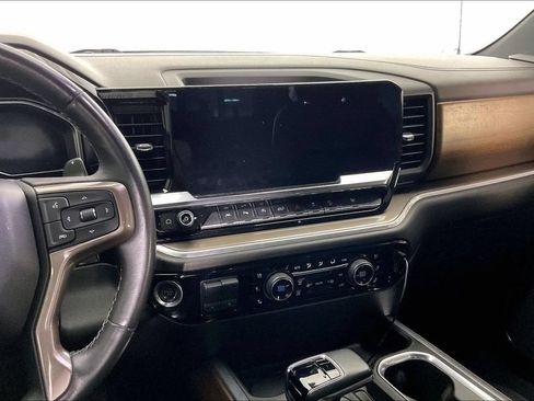 Used 2022 Chevrolet Silverado 1500 High Country w/ Technology Package AWD/4WD image 8
