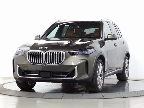 Used 2026 BMW X5 xDrive40i w/ Premium Package image 3