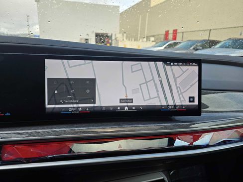 Used 2024 BMW 740i image 28