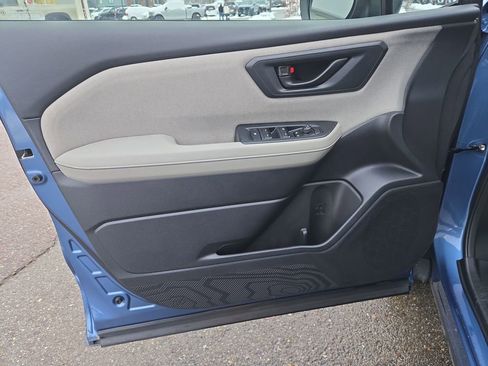 Used 2025 Subaru Forester image 12