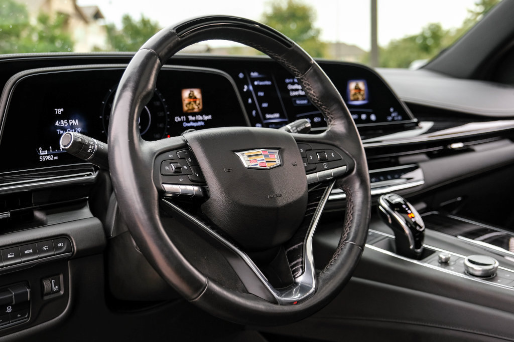 Used 2023 Cadillac Escalade Sport w/ LPO, ONYX Package AWD/4WD image 14