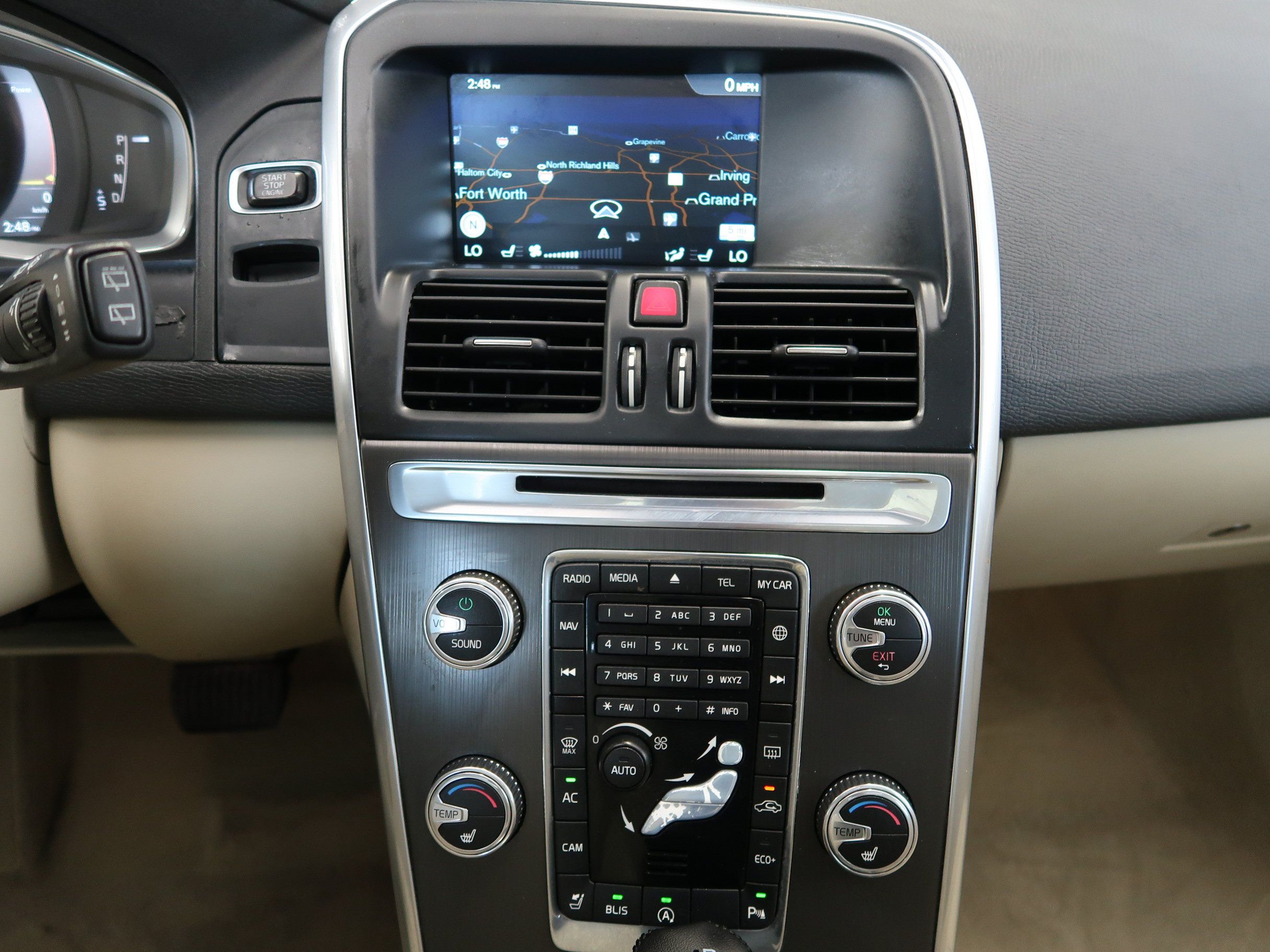 Used 2015 Volvo XC60 T5 Premier w/ Proximity Package FWD image 15