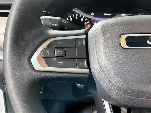 Used 2025 Jeep Compass Limited AWD/4WD image 18