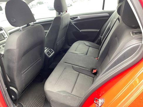 Used 2016 Volkswagen Golf S image 9