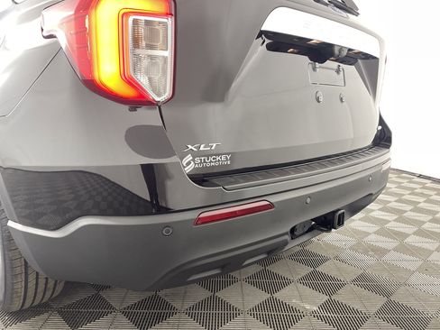 Used 2022 Ford Explorer XLT w/ Class IV Trailer Tow Package image 6