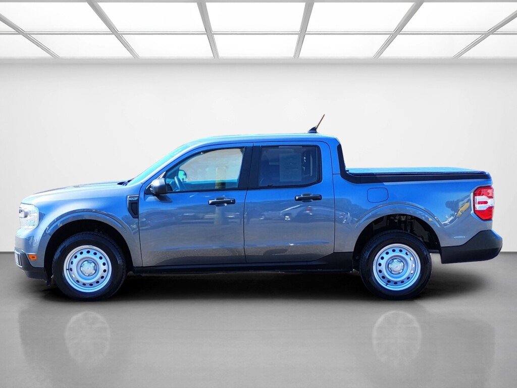 Used 2024 Ford Maverick XLT FWD image 2