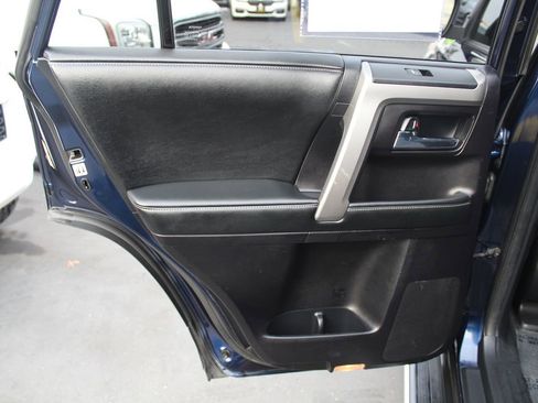 Used 2014 Toyota 4Runner SR5 image 26