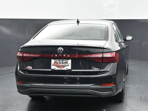 Used 2026 Volkswagen Jetta SE FWD image 5