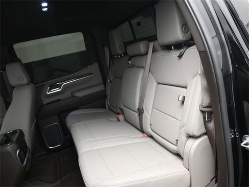 Used 2022 Chevrolet Silverado 1500 LTZ w/ Technology Package image 16