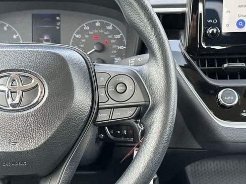 Used 2025 Toyota Corolla LE FWD image 9