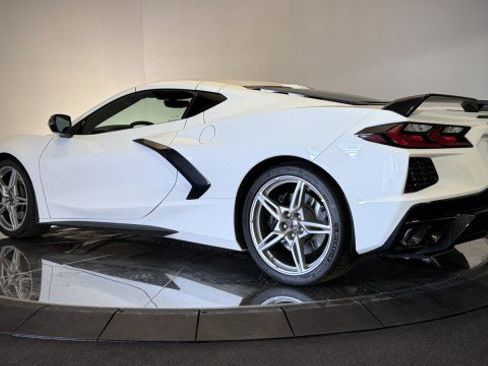 Used 2023 Chevrolet Corvette Stingray Premium Cpe w/ Z51 Performance Package image 2