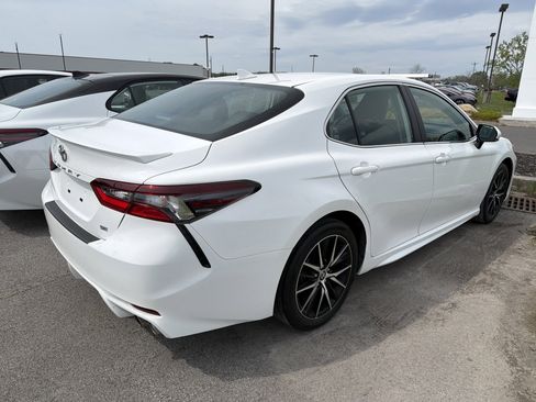 Used 2023 Toyota Camry SE w/ Cold Weather Package FWD image 7