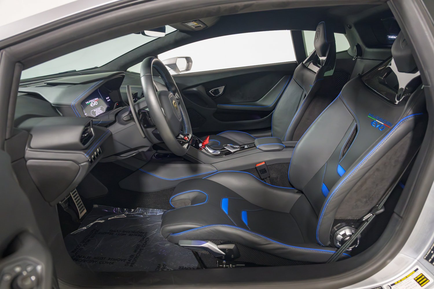 Used 2023 Lamborghini Huracan EVO RWD image 19