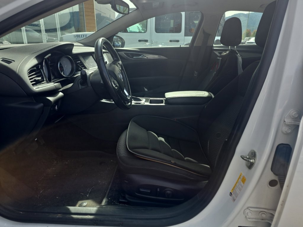 Used 2019 Buick Regal Preferred w/ Driver Confidence Package I FWD image 7